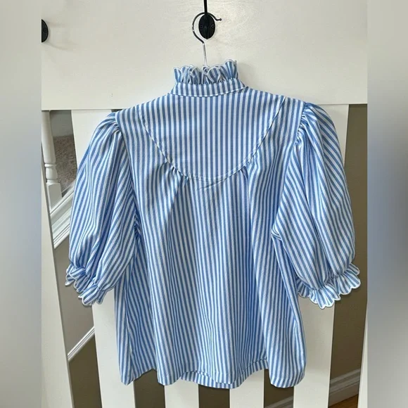 Tuckernuck Pomander Place Flirty Blue Stripe Selena Blouse Still sold on site! M - Picture 2 of 13